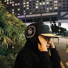 收听 Nobi、观看音乐视频、阅读小传、查看巡演日期等 ！