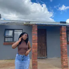 Barblee을(를) 듣고, 뮤직 비디오를 보고, 약력을 읽고, 투어 일정 등을 확인하세요!