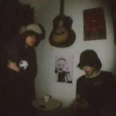 Écoutez Beyond Blue, regardez des vidéoclips, lisez la biographie, consultez les dates de tournée et plus encore !