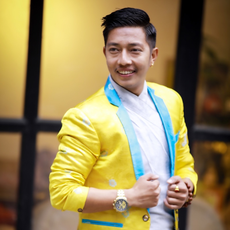 Song - Mohi Ta Parne (feat. Palmu Sherpa) - Ashman Lopchan