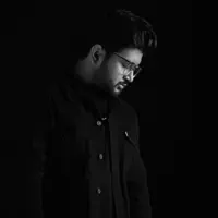 Hör dir undefined an, schau dir Musikvideos an, lies die Biografie, finde Tourdaten und mehr!