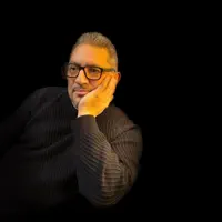 undefined을(를) 듣고, 뮤직 비디오를 보고, 약력을 읽고, 투어 일정 등을 확인하세요!