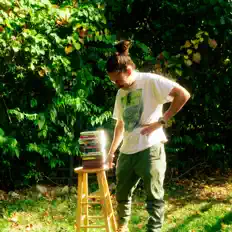 Ouve Nmh, vê vídeos de música, lê a biografia, vê as datas da digressão e muito mais!