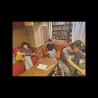 收听 undefined、观看音乐视频、阅读小传、查看巡演日期等 ！