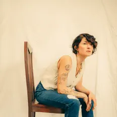 收听 Ahli、观看音乐视频、阅读小传、查看巡演日期等 ！