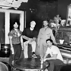 收听 The Rosies、观看音乐视频、阅读小传、查看巡演日期等 ！