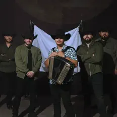 Dengarkan Predilecto, tonton video musik, baca bio, lihat tanggal tur & lainnya!