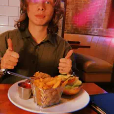 Ακούστε περιεχόμενο από Thomas Giambra, παρακολουθήστε μουσικά βίντεο, διαβάστε το βιογραφικό, δείτε ημερομηνίες περιοδείας, και πολλά ακόμη!