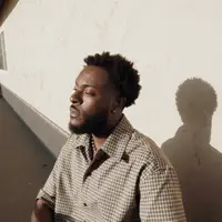 Escucha a undefined, mira videos musicales, lee su biografía, consulta las fechas de las gira y más.