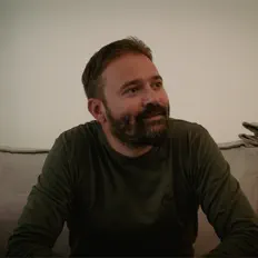 Hör dir Giannis Venizelos an, schau dir Musikvideos an, lies die Biografie, finde Tourdaten und mehr!
