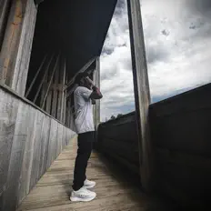 QuinDonxDonQuin सुनें, म्यूज़िक वीडियो देखें, बायो पढ़ें, दौरे की तारीखें और बहुत कुछ देखें!