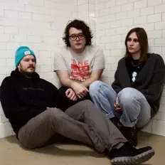 malamiko을(를) 듣고, 뮤직 비디오를 보고, 약력을 읽고, 투어 일정 등을 확인하세요!