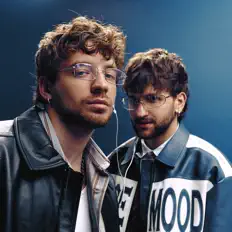 收听 MOLODI、观看音乐视频、阅读小传、查看巡演日期等 ！