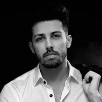 Ouça undefined, assista a videoclipes, leia a biografia, veja as datas das turnês e mais!