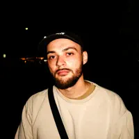 Ascolta undefined, guarda video musicali, leggi la biografia, vedi le date del tour & altro!