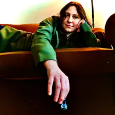 Rebecca Zimmermanを聴いたり、ミュージックビデオを鑑賞したり、経歴やツアー日程などを確認したりしましょう！