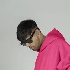 Dengarkan DC, tonton video musik, baca bio, lihat tanggal tur & lainnya!