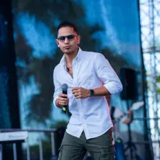 Jorge Yadiel Santosを聴いたり、ミュージックビデオを鑑賞したり、経歴やツアー日程などを確認したりしましょう！