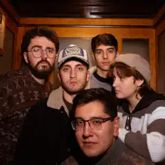 Ascolta Pagafantas, guarda video musicali, leggi la biografia, vedi le date del tour & altro!