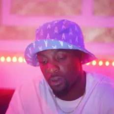 Ascolta Av713, guarda video musicali, leggi la biografia, vedi le date del tour & altro!