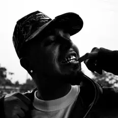 Ouve Tony E, vê vídeos de música, lê a biografia, vê as datas da digressão e muito mais!