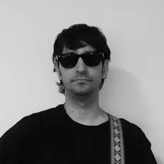 Ouve bedscene, vê vídeos de música, lê a biografia, vê as datas da digressão e muito mais!