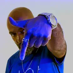 Dengarkan S7NLEE, tonton video musik, baca bio, lihat tanggal tur & lainnya!