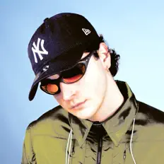 Ascolta Luca Re, guarda video musicali, leggi la biografia, vedi le date del tour & altro!