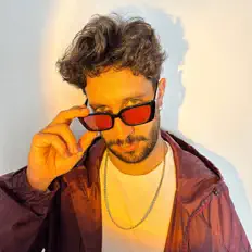 Hör dir Juan Cruz an, schau dir Musikvideos an, lies die Biografie, finde Tourdaten und mehr!