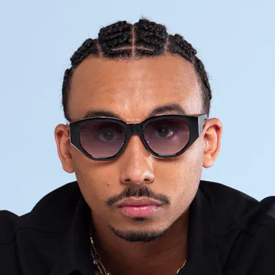 Listen to Rodd, watch music videos, read bio, see tour dates & more!