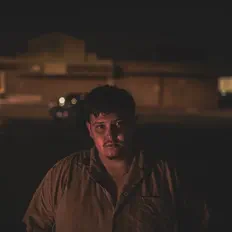 Dengarkan ARLOW, tonton video musik, baca bio, lihat tanggal tur & lainnya!