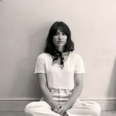 Juanita Stein을(를) 듣고, 뮤직 비디오를 보고, 약력을 읽고, 투어 일정 등을 확인하세요!