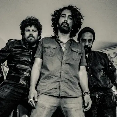 Listen to Humanos Vega, watch music videos, read bio, see tour dates & more!