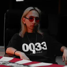 收听 Moment Joon、观看音乐视频、阅读小传、查看巡演日期等 ！