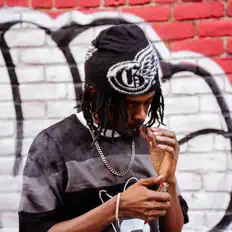 Escucha a La'dezz, mira videos musicales, lee su biografía, consulta las fechas de las gira y más.