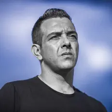 Ascolta Sossa, guarda video musicali, leggi la biografia, vedi le date del tour & altro!