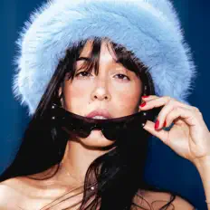 聆聽 Mayela、觀看音樂影片、閱讀小傳、查看巡演日期等！