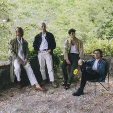 Kairos Bloomを聴いたり、ミュージックビデオを鑑賞したり、経歴やツアー日程などを確認したりしましょう！