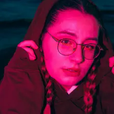 Ouve Bisca Rae, vê vídeos de música, lê a biografia, vê as datas da digressão e muito mais!