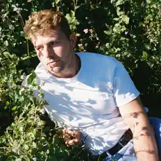 Will Clift सुनें, म्यूज़िक वीडियो देखें, बायो पढ़ें, दौरे की तारीखें और बहुत कुछ देखें!