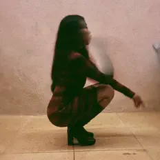 Aina Andria dinle, müzik videolarını izle, biyografisini oku, tur tarihlerini ve daha fazlasını gör!