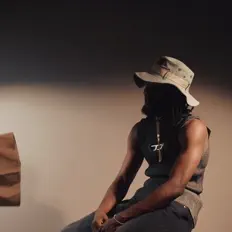 Escucha a NachoIsBlack, mira vídeos musicales, lee la biografía, consulta fechas de giras y mucho más.