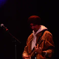 收听 Sutej Singh、观看音乐视频、阅读小传、查看巡演日期等 ！