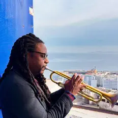 Escucha a Steve Lands, mira videos musicales, lee su biografía, consulta las fechas de las gira y más.