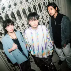 聆聽 THYPALM、觀看音樂影片、閱讀小傳、查看巡演日期等！