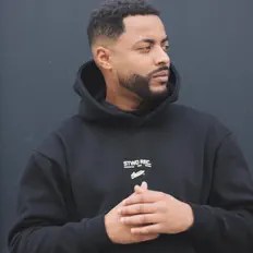 Black dinle, müzik videolarını izle, biyografisini oku, tur tarihlerini ve daha fazlasını gör!