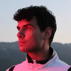 Hör dir Jake Marshall an, schau dir Musikvideos an, lies die Biografie, finde Tourdaten und mehr!