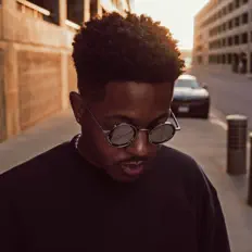 Dengarkan Alvin Allure, tonton video musik, baca bio, lihat tanggal tur & lainnya!