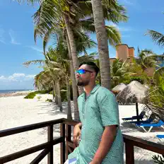 Poslechněte si interpreta Diego Cigarroa, sledujte hudební videa, přečtěte si životopis, podívejte se na data turné a další informace.