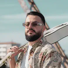 收听 Regaal、观看音乐视频、阅读小传、查看巡演日期等 ！